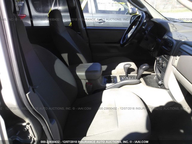 1J4GW48S24C233015 - 2004 JEEP GRAND CHEROKEE LAREDO/COLUMBIA/FREEDOM 灰色 照片 5