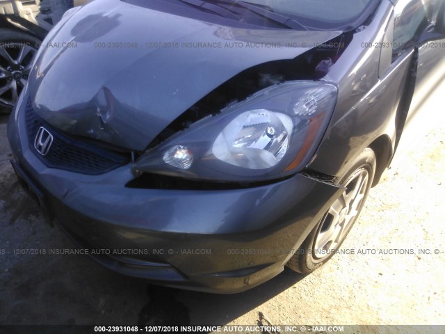 JHMGE8H33CC022184 - 2012 HONDA FIT GRAY photo 6