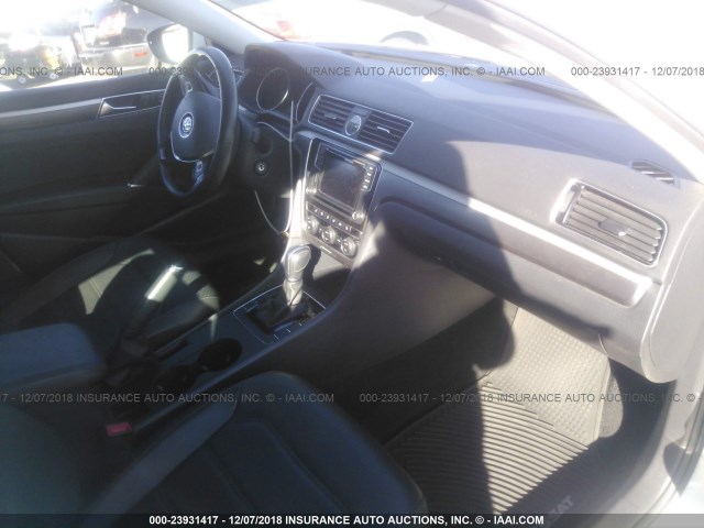 1VWDT7A38HC062392 - 2017 VOLKSWAGEN PASSAT R-LINE Ağ foto 5
