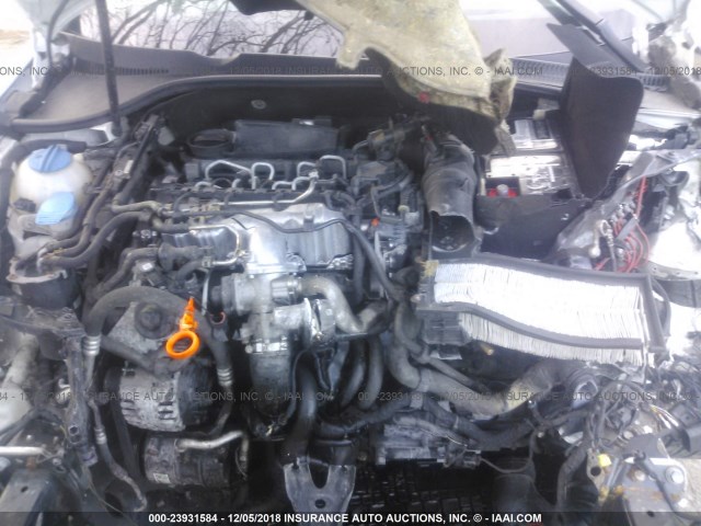 WVWNM7AJ5BW014390 - 2011 VOLKSWAGEN GOLF 白色 照片 10