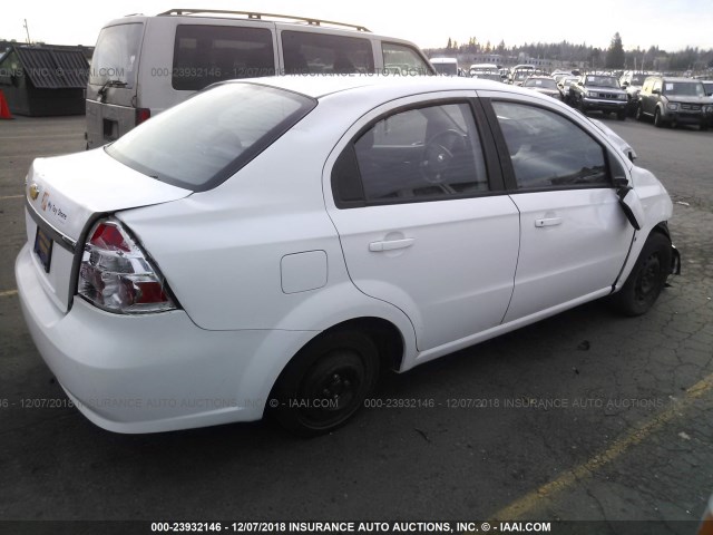 KL1TD56617B120373 - 2007 CHEVROLET AVEO LS WHITE photo 4