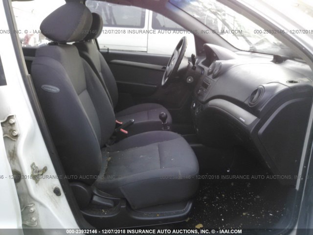 KL1TD56617B120373 - 2007 CHEVROLET AVEO LS WHITE photo 5
