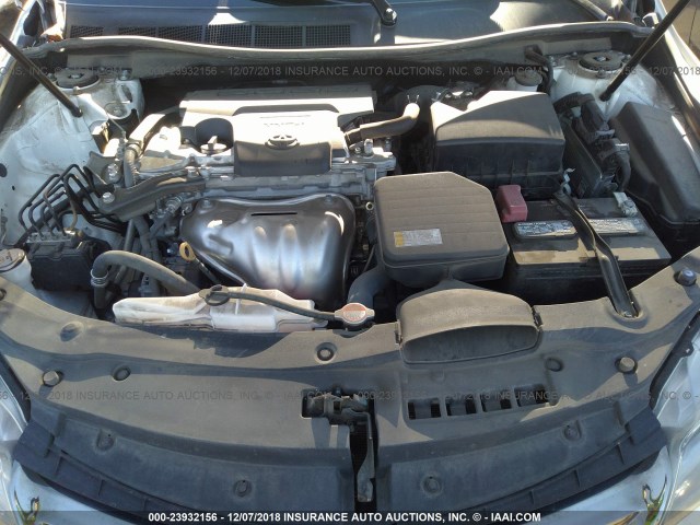 4T1BF1FK2GU129149 - 2016 TOYOTA CAMRY LE/XLE/SE/XSE WHITE photo 10