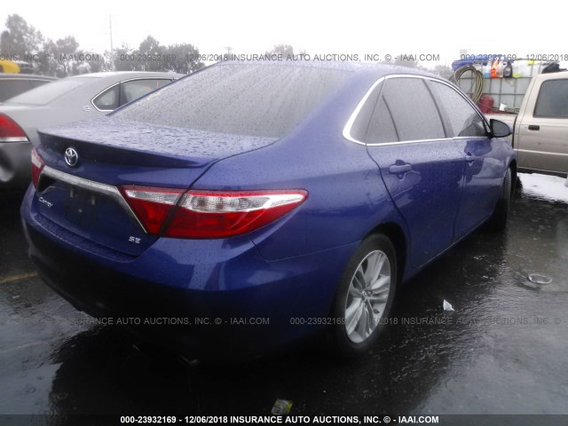 4T1BF1FK0FU941029 - 2015 TOYOTA CAMRY LE/XLE/SE/XSE BLUE photo 4