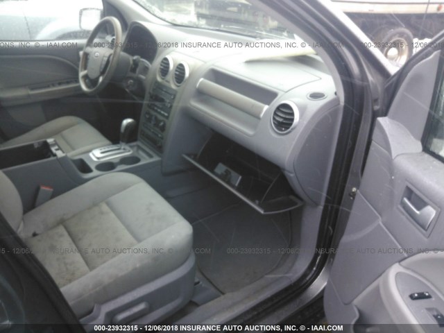 1FMZK05166GA48133 - 2006 FORD FREESTYLE SEL GRAY photo 5