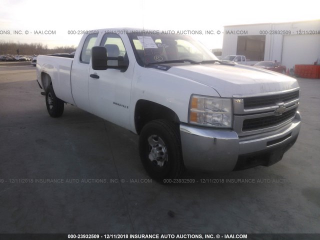 1GCHC29K87E585059 - 2007 CHEVROLET SILVERADO C2500 HEAVY DUTY WHITE photo 1