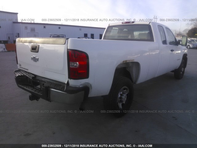 1GCHC29K87E585059 - 2007 CHEVROLET SILVERADO C2500 HEAVY DUTY WHITE photo 4