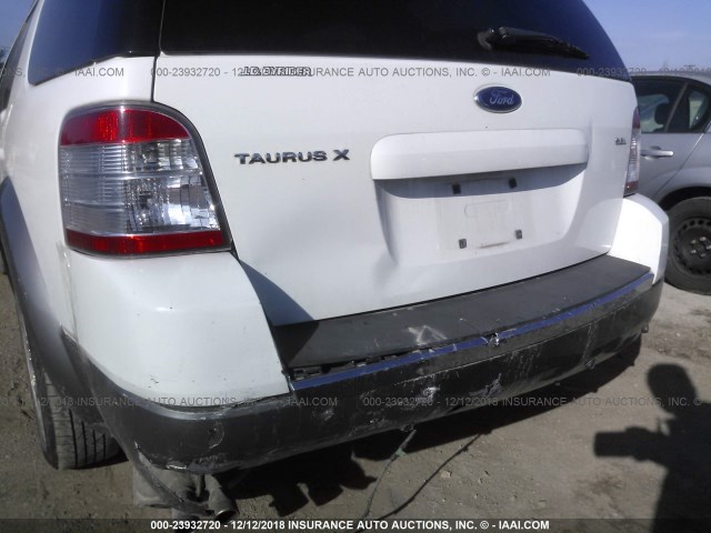 1FMDK02W58GA13502 - 2008 FORD TAURUS X SEL WHITE photo 6