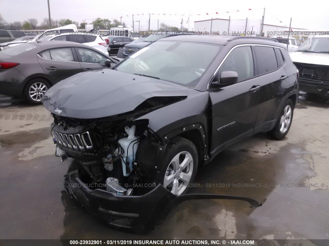 3C4NJCBBXHT647555 - 2017 JEEP COMPASS LATITUDE GRAY photo 2