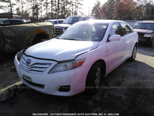 4T1BF3EK4BU660925 - 2011 TOYOTA CAMRY SE/LE/XLE WHITE photo 2