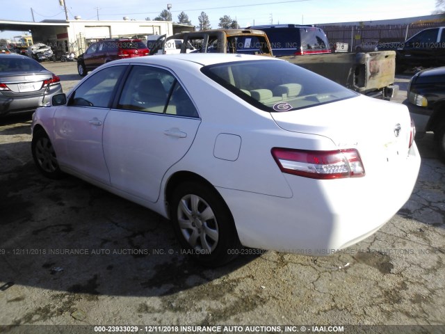 4T1BF3EK4BU660925 - 2011 TOYOTA CAMRY SE/LE/XLE WHITE photo 3