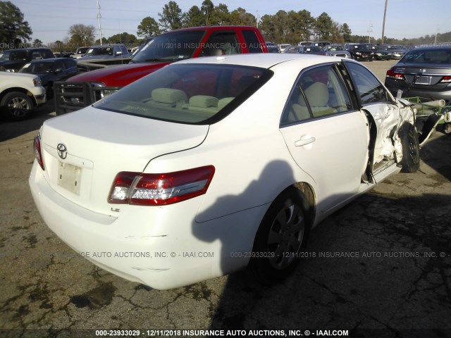 4T1BF3EK4BU660925 - 2011 TOYOTA CAMRY SE/LE/XLE WHITE photo 4