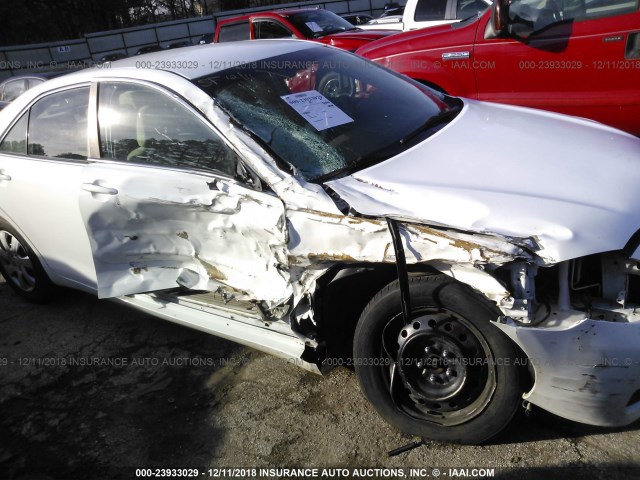 4T1BF3EK4BU660925 - 2011 TOYOTA CAMRY SE/LE/XLE WHITE photo 6