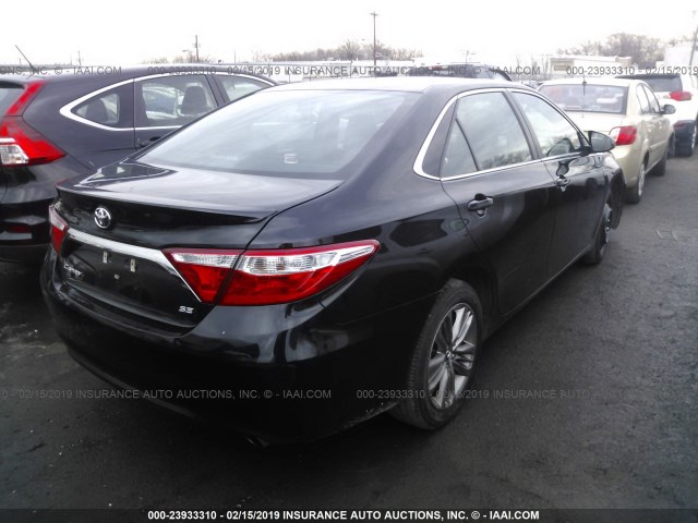 4T1BF1FK6HU750587 - 2017 TOYOTA CAMRY LE/XLE/SE/XSE BLACK photo 4