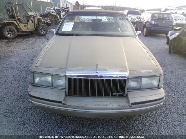 1LNLM82W8NY648725 - 1992 LINCOLN TOWN CAR SIGNATURE GOLD photo 6