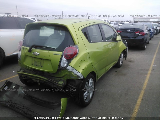 KL8CD6S90DC500916 - 2013 CHEVROLET SPARK 1LT GREEN photo 4