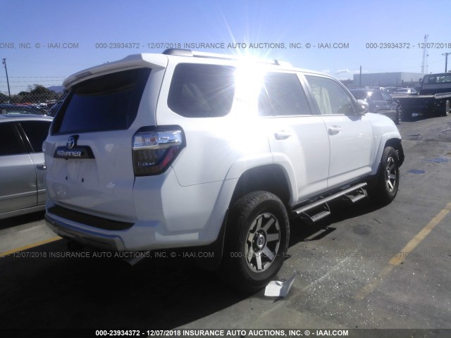 JTEBU5JR9J5595700 - 2018 TOYOTA 4RUNNER SR5 PREM/LTDL/TRAIL/TRD WHITE photo 4