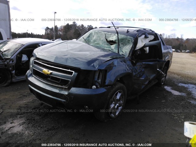 3GNMCEE06CG132136 - 2012 CHEVROLET AVALANCHE LS BLUE photo 2