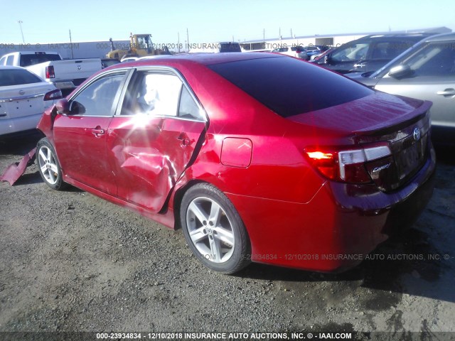4T1BF1FK6EU803008 - 2014 TOYOTA CAMRY L/SE/LE/XLE წითელი ფოტო 3