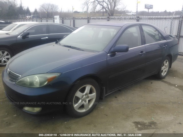 4T1BF32K02U504708 - 2002 TOYOTA CAMRY LE/XLE/SE BLUE photo 2