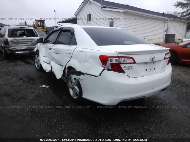 4T1BF1FK0CU533920 - 2012 TOYOTA CAMRY SE/LE/XLE WHITE photo 3