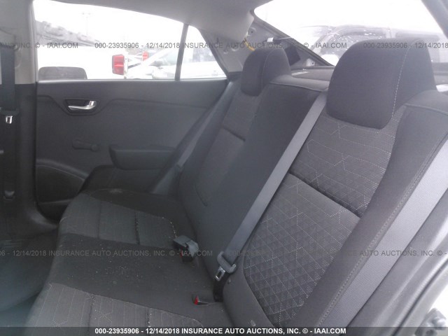 3KPA24AB0JE067759 - 2018 KIA RIO LX/S SILVER photo 8