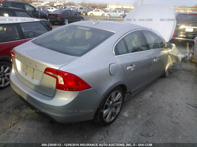 YV1902FH3C2130048 - 2012 VOLVO S60 T6 SILVER photo 4