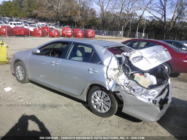 4T1BF1FK2EU760271 - 2014 TOYOTA CAMRY L/SE/LE/XLE 银色 照片 3