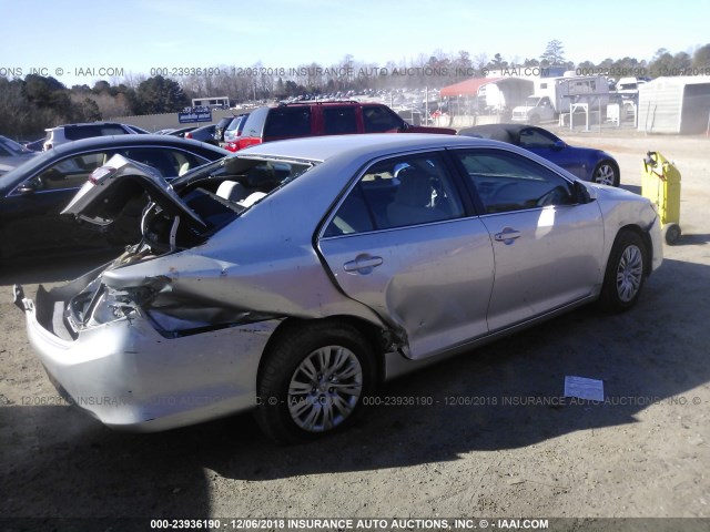 4T1BF1FK2EU760271 - 2014 TOYOTA CAMRY L/SE/LE/XLE 银色 照片 4