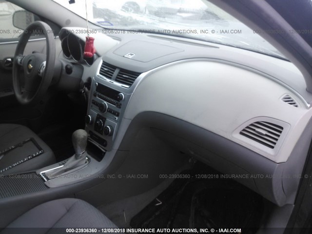 1G1ZC5E09CF322277 - 2012 CHEVROLET MALIBU 1LT GRAY photo 5