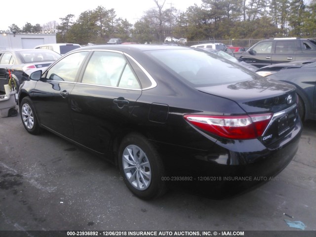 4T1BF1FK9HU744461 - 2017 TOYOTA CAMRY LE/XLE/SE/XSE BLACK photo 3