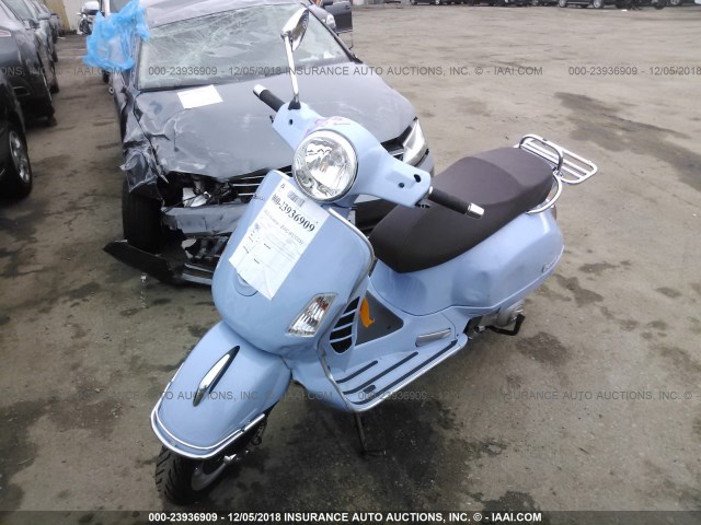 ZAPMA39L4J5100277 - 2018 VESPA GTS 300 SUPER Light Blue photo 2