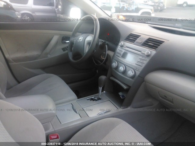 4T4BF3EK0BR200344 - 2011 TOYOTA CAMRY SE/LE/XLE 黑色 照片 5