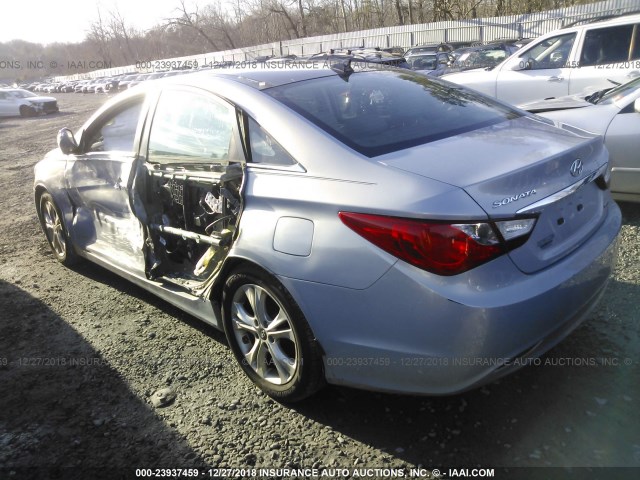 5NPEC4AC2CH355918 - 2012 HYUNDAI SONATA SE/LIMITED SILVER photo 3