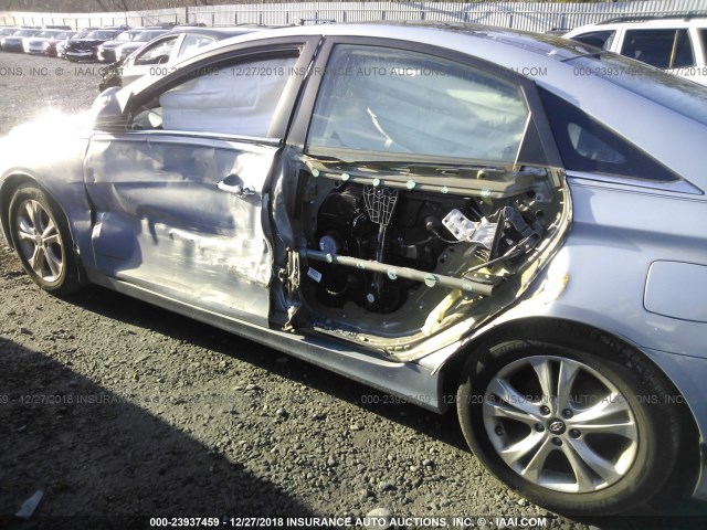 5NPEC4AC2CH355918 - 2012 HYUNDAI SONATA SE/LIMITED SILVER photo 6