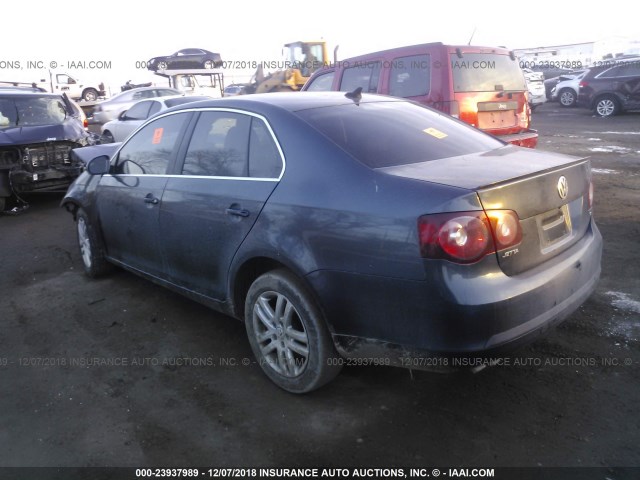 3VWAL7AJ8AM014137 - 2010 VOLKSWAGEN JETTA TDI BLACK photo 3