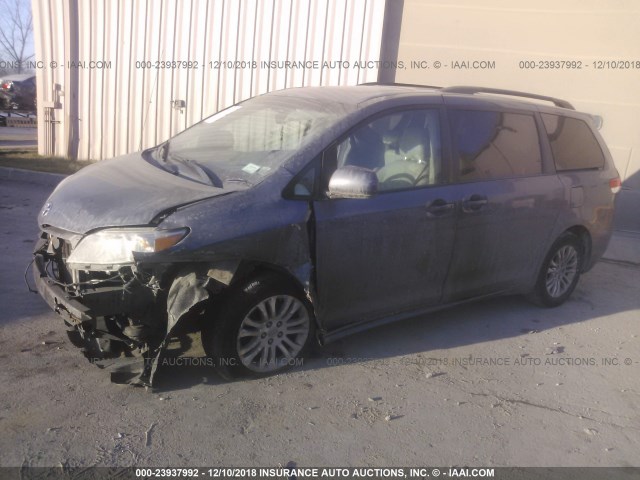 5TDYK3DC6ES430042 - 2014 TOYOTA SIENNA XLE/LIMITED GRAY photo 2