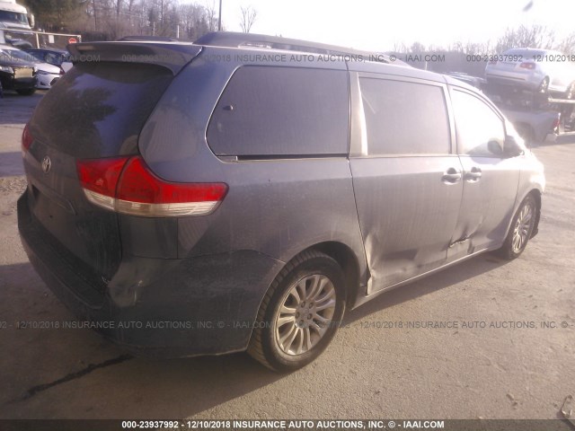 5TDYK3DC6ES430042 - 2014 TOYOTA SIENNA XLE/LIMITED GRAY photo 4