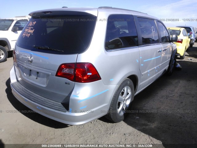 2V4RW3DGXBR740362 - 2011 VOLKSWAGEN ROUTAN SE SILVER photo 4