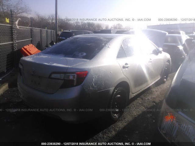4T1BF1FK2CU021804 - 2012 TOYOTA CAMRY SE/LE/XLE 银色 照片 4