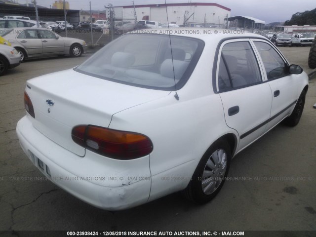 1Y1SK52821Z410844 - 2001 CHEVROLET GEO PRIZM LSI WHITE photo 4