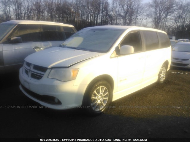 2C4RDGEG3CR104535 - 2012 DODGE GRAND CARAVAN R/T WHITE photo 2