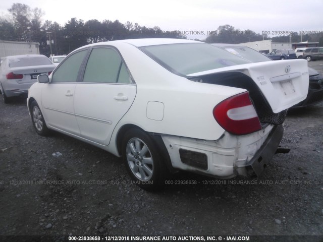 4T1BE30K92U055552 - 2002 TOYOTA CAMRY LE/XLE/SE WHITE photo 3