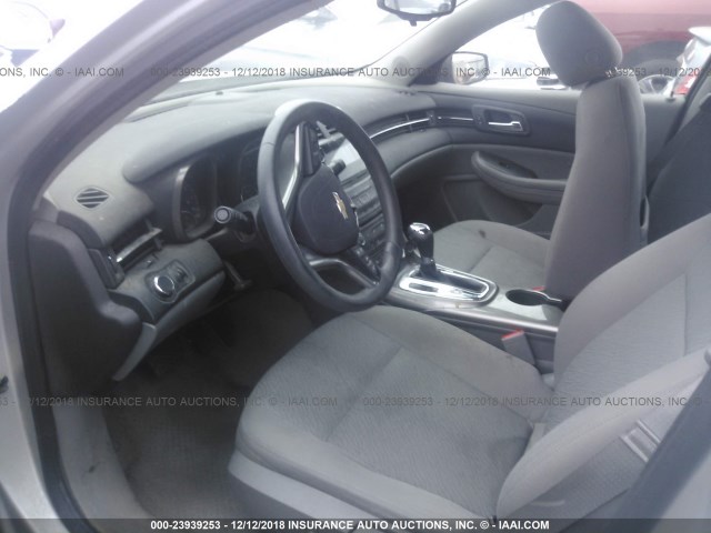 1G11B5SAXDF258099 - 2013 CHEVROLET MALIBU LS 银色 照片 5