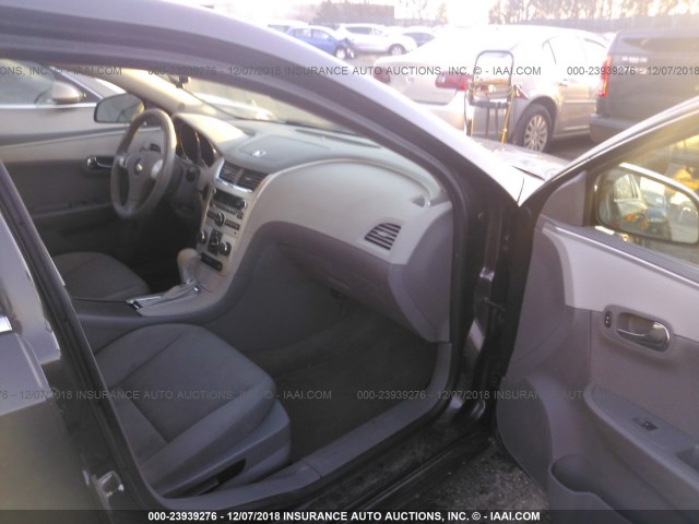 1G1ZB5E12BF344342 - 2011 CHEVROLET MALIBU LS ნაცრისფერი ფოტო 5