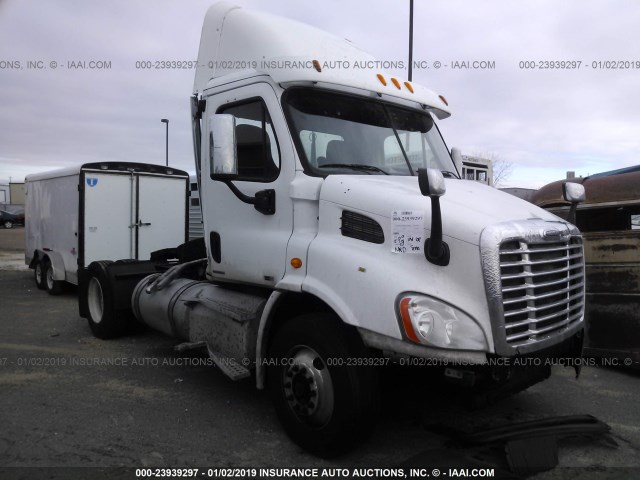 1FUBGBDV8BLAY2367 - 2011 FREIGHTLINER CASCADIA 113  Unknown photo 1