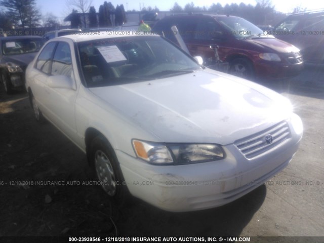 4T1BG22K7WU835265 - 1998 TOYOTA CAMRY CE/LE/XLE WHITE photo 1