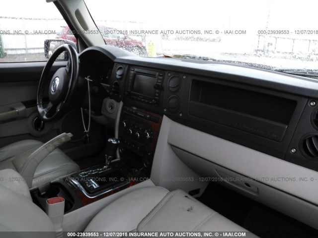 1J8HG58256C214788 - 2006 JEEP COMMANDER LIMITED SILVER photo 5