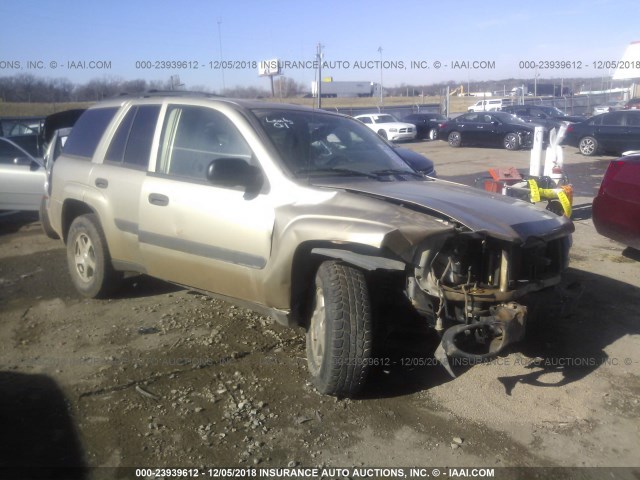 1GNDT13S652291313 - 2005 CHEVROLET TRAILBLAZER LS/LT TAN photo 1