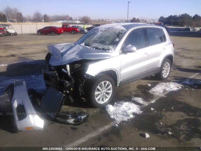 WVGBV7AXXHK046414 - 2017 VOLKSWAGEN TIGUAN SILVER photo 2